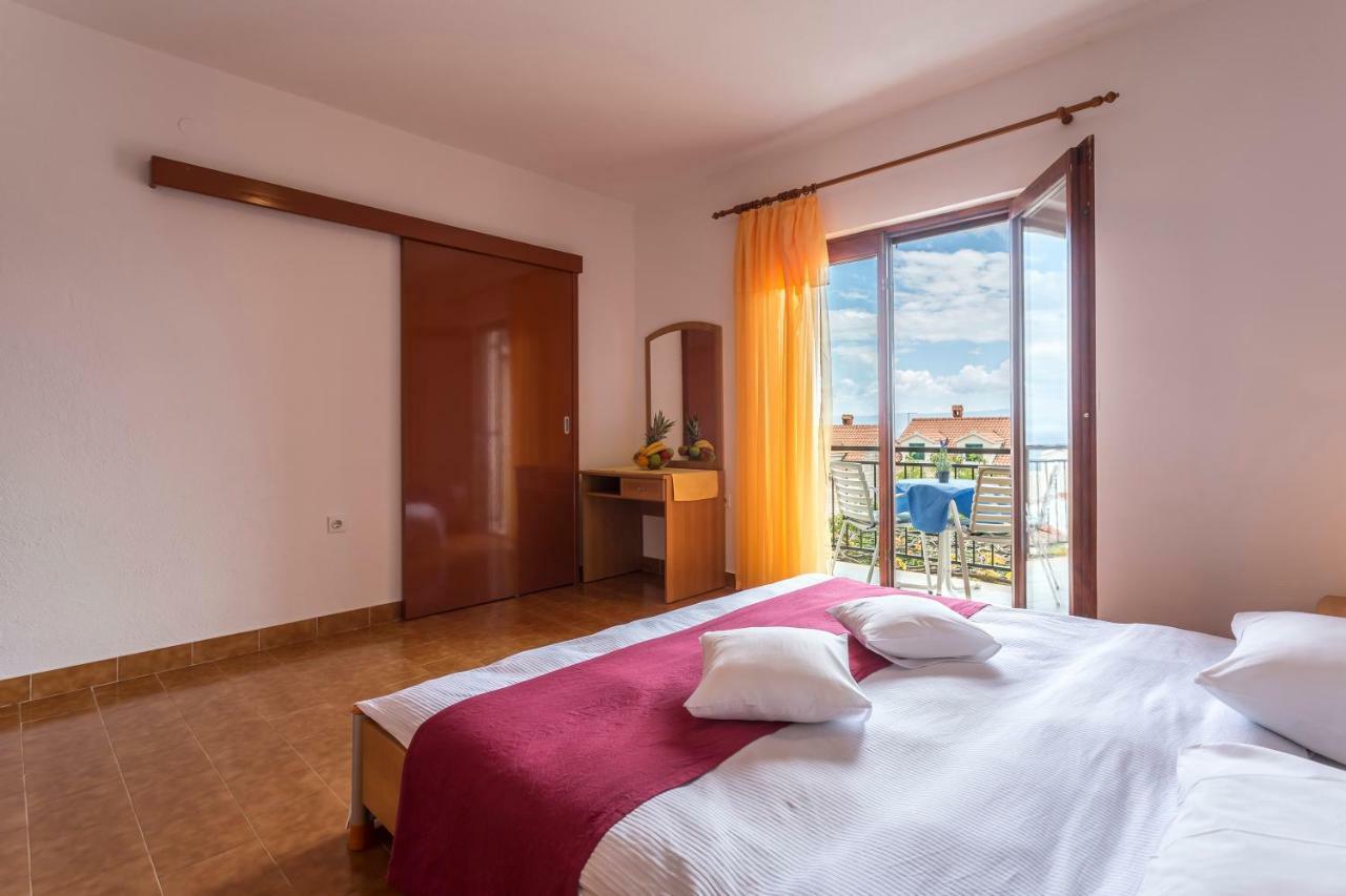 Apartmani Bezma Bol Kültér fotó
