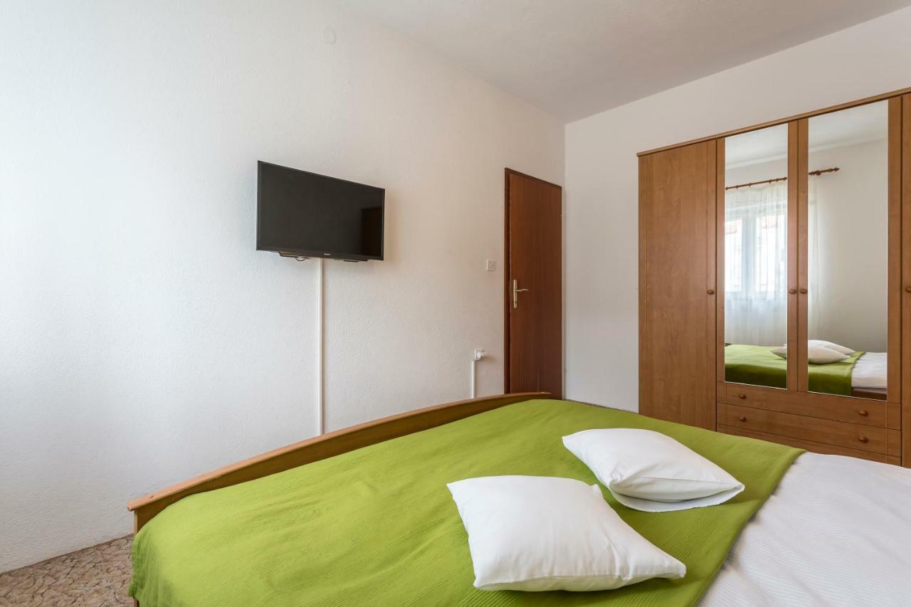 Apartmani Bezma Bol Kültér fotó